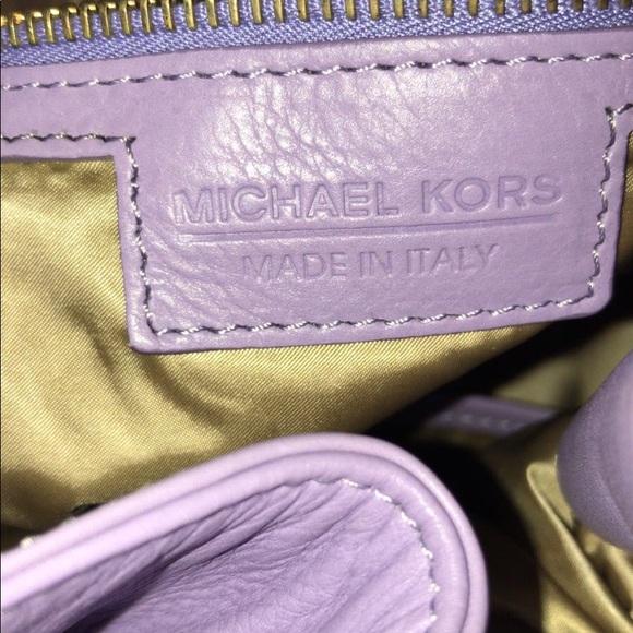 SOLD. LIKE NEW Michael Kors Bag with dust bag - Picture 3 of 6